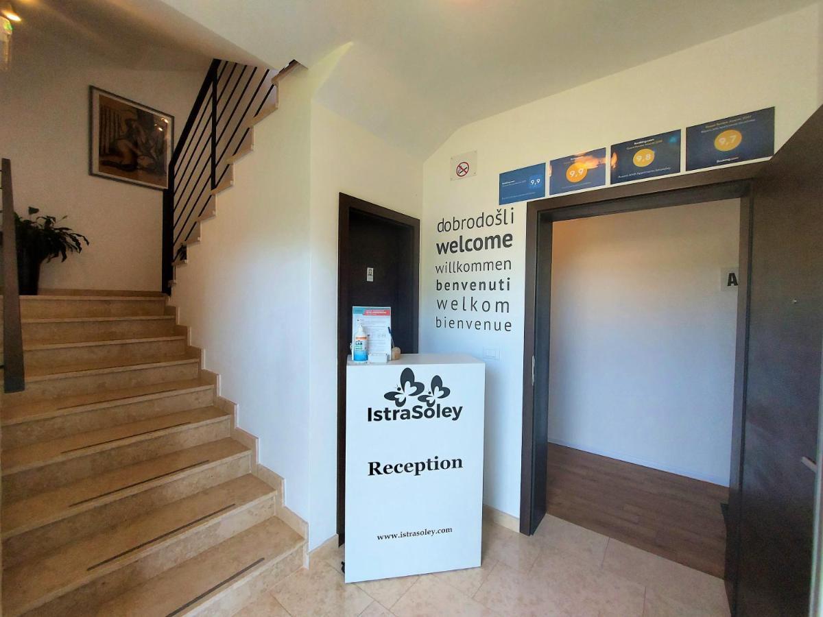 Rooms And Apartments Istrasoley Бале Екстериор снимка