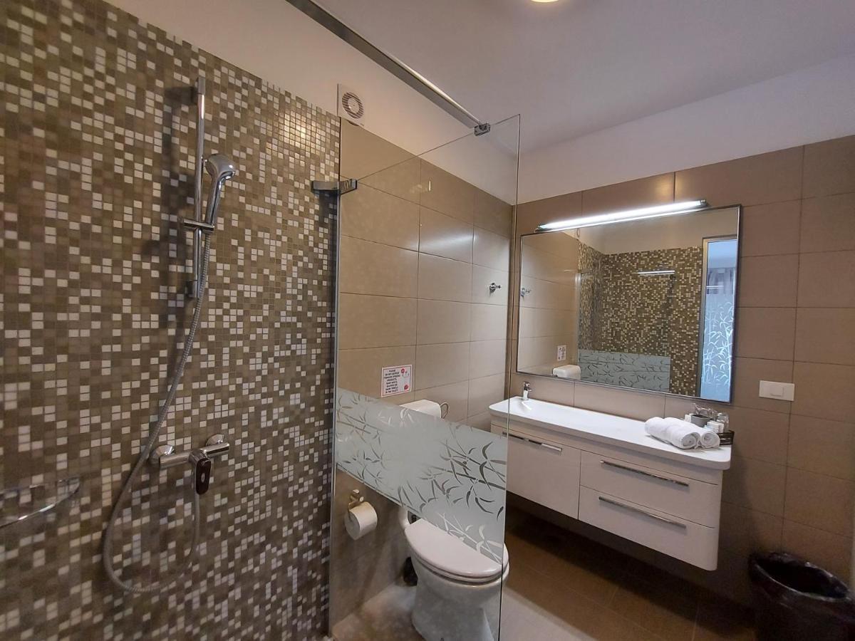 Rooms And Apartments Istrasoley Бале Екстериор снимка