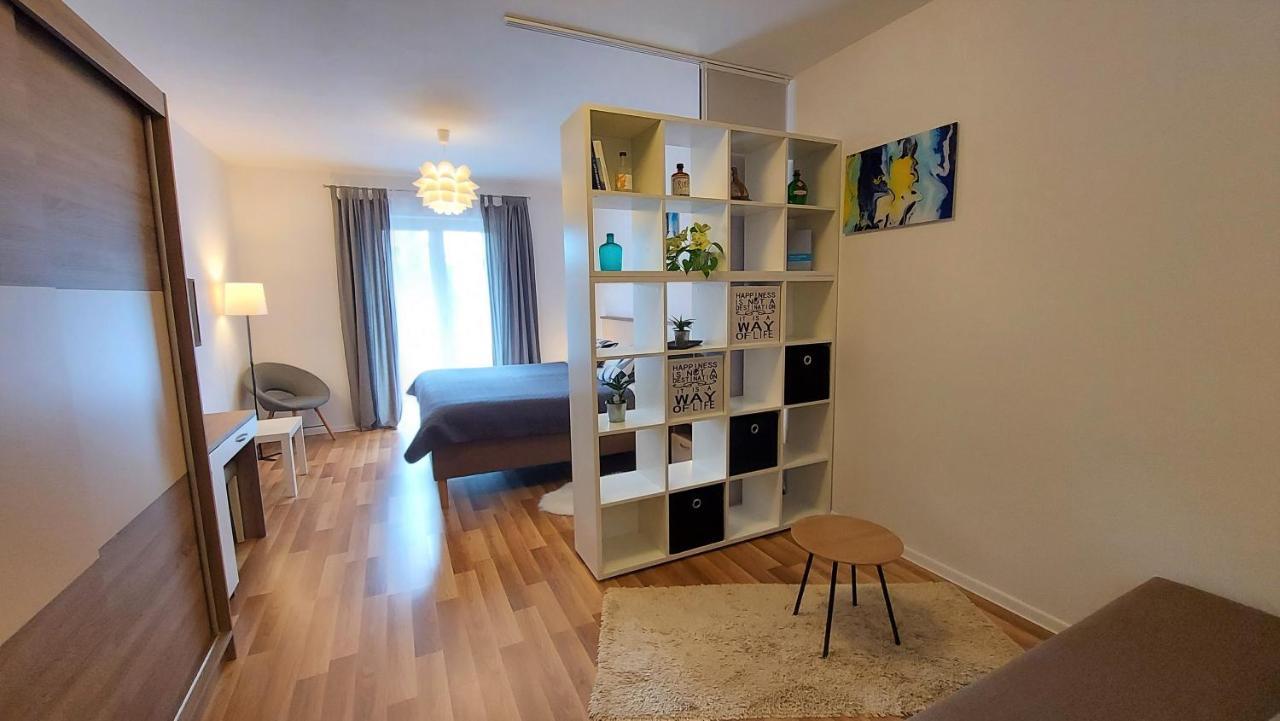 Rooms And Apartments Istrasoley Бале Екстериор снимка