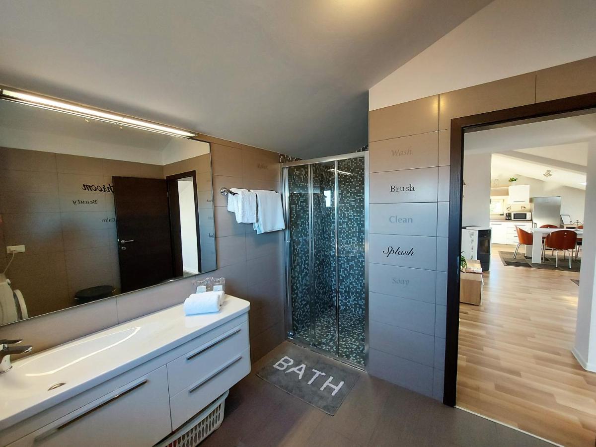 Rooms And Apartments Istrasoley Бале Екстериор снимка