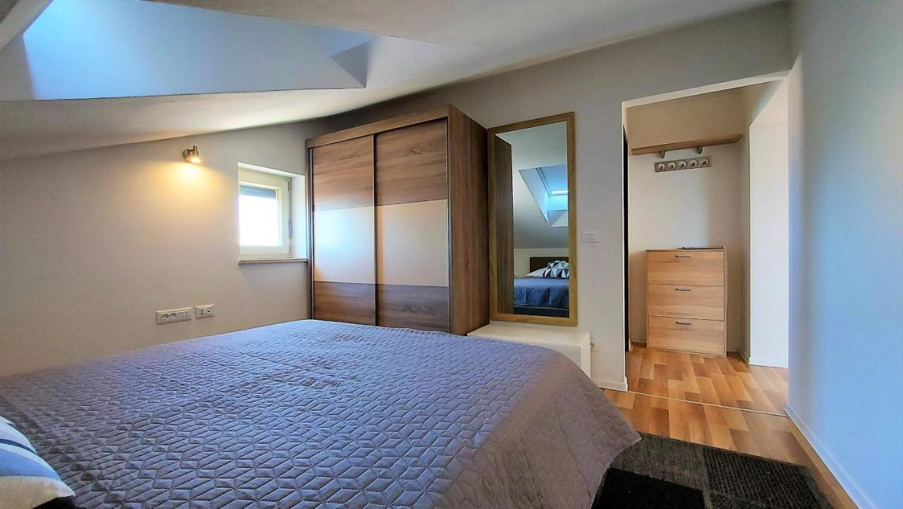 Rooms And Apartments Istrasoley Бале Екстериор снимка
