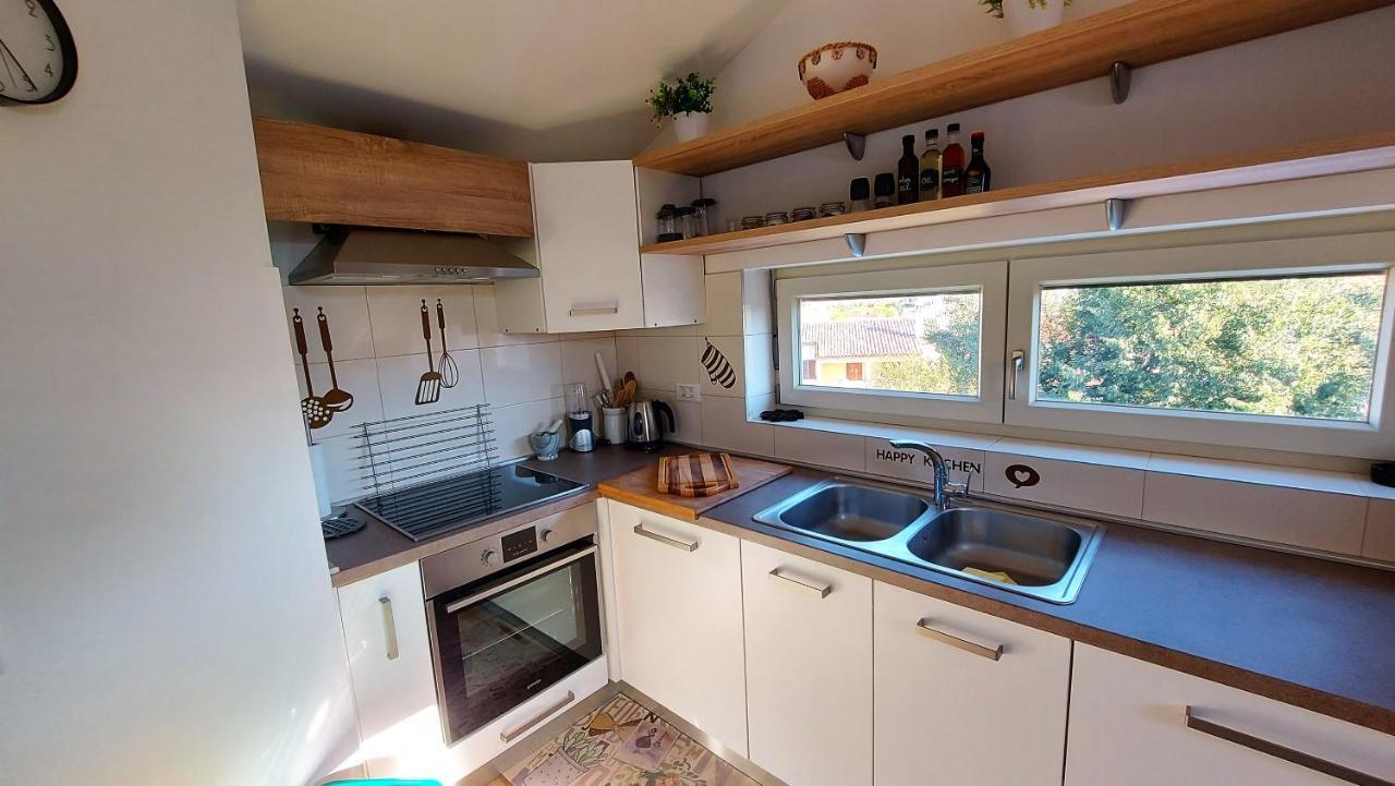 Rooms And Apartments Istrasoley Бале Екстериор снимка