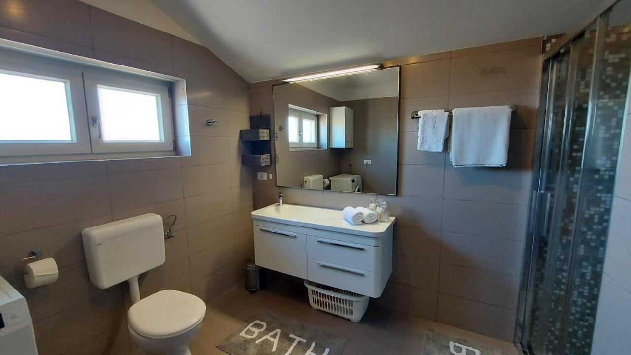 Rooms And Apartments Istrasoley Бале Екстериор снимка